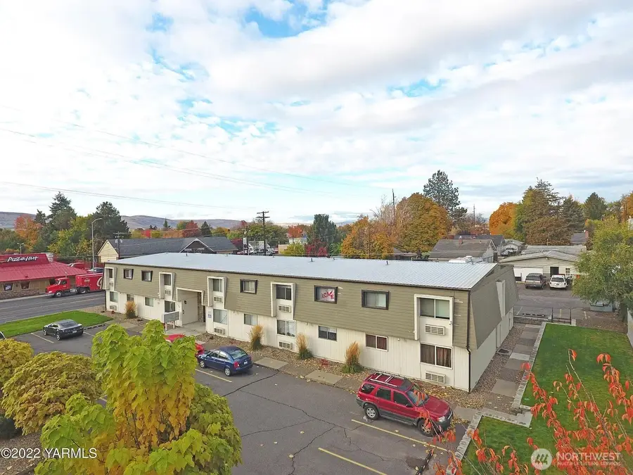 1020 S 20th Avenue, Yakima, WA 98902 - #2
