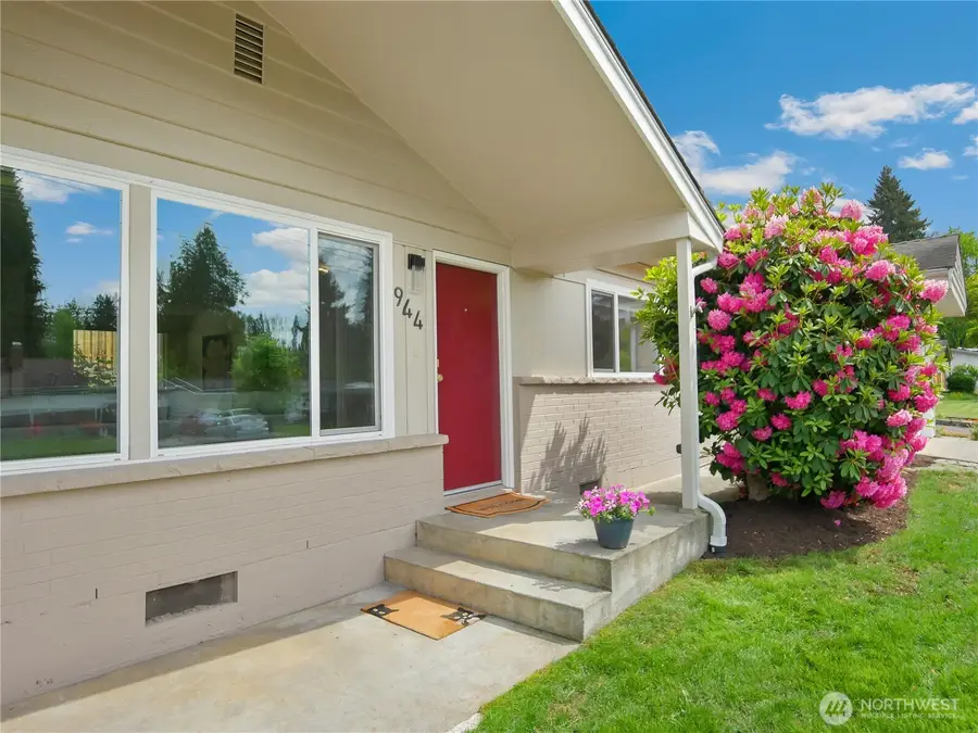 944 165th Avenue Se, Bellevue, WA 98008 - #2