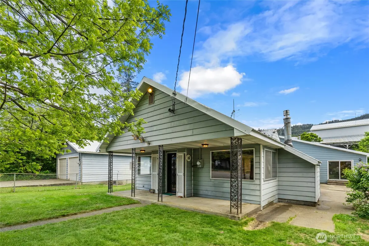 410 1st Street, Easton, WA 98925 - #1