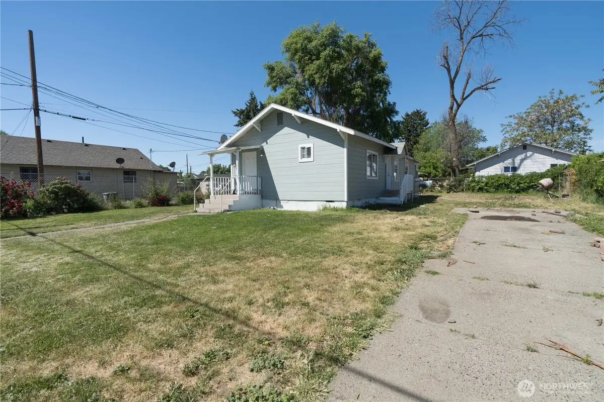 10 S 10th Street, Yakima, WA 98901 - #1