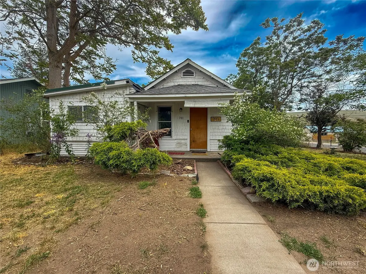 741 5th Avenue S, Okanogan, WA 98840 - #1