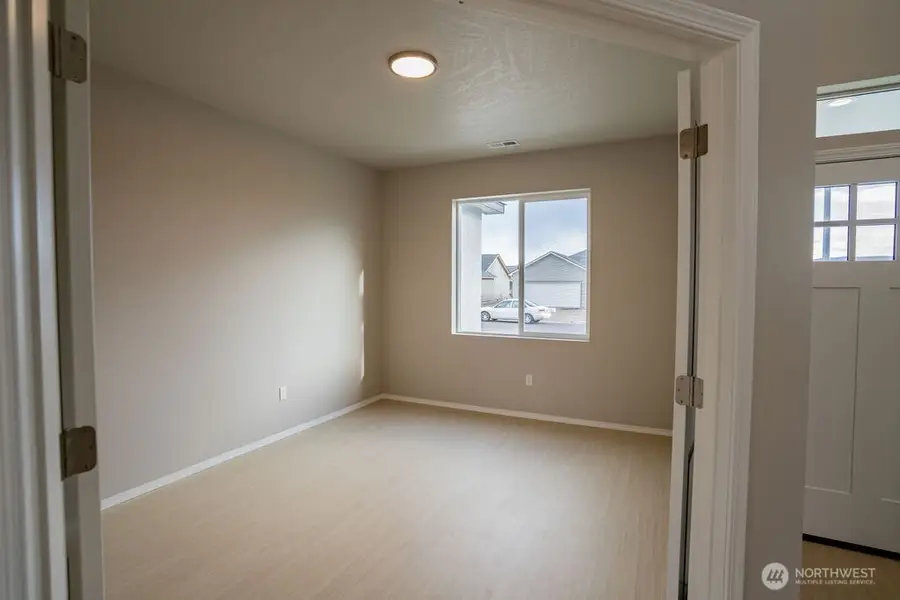 592 Karen Avenue, Royal City, WA 99357 - #3