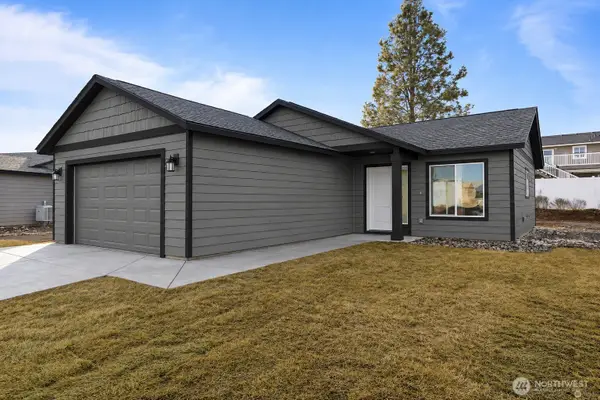 211 Poplar Street Ne, Royal City, WA 99357