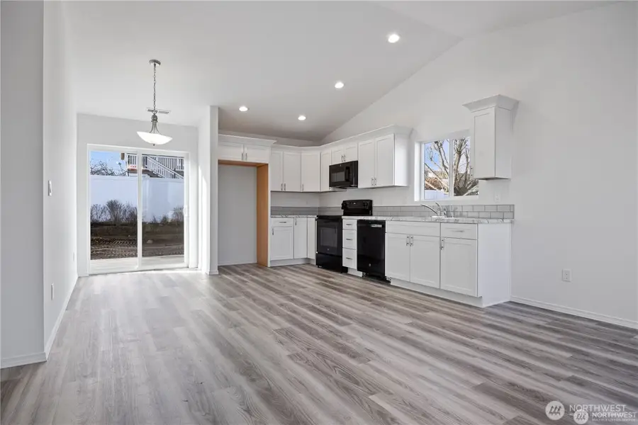 211 Poplar Street Ne, Royal City, WA 99357 - #3