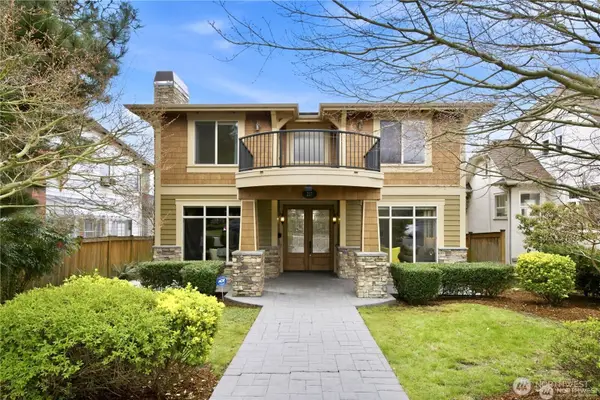 217 7th Avenue W, Kirkland, WA 98033
