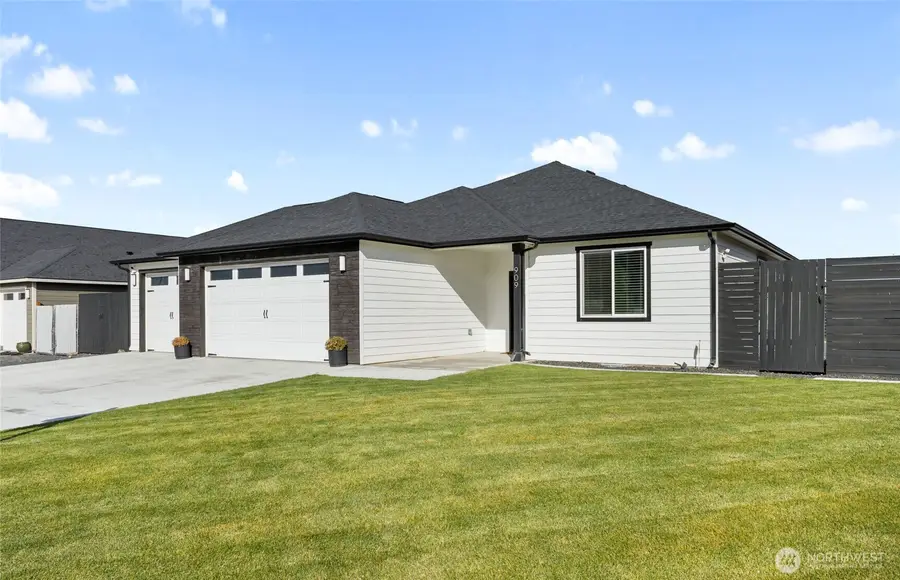 909 NE 5th Avenue, Ephrata, WA 98823 - #2