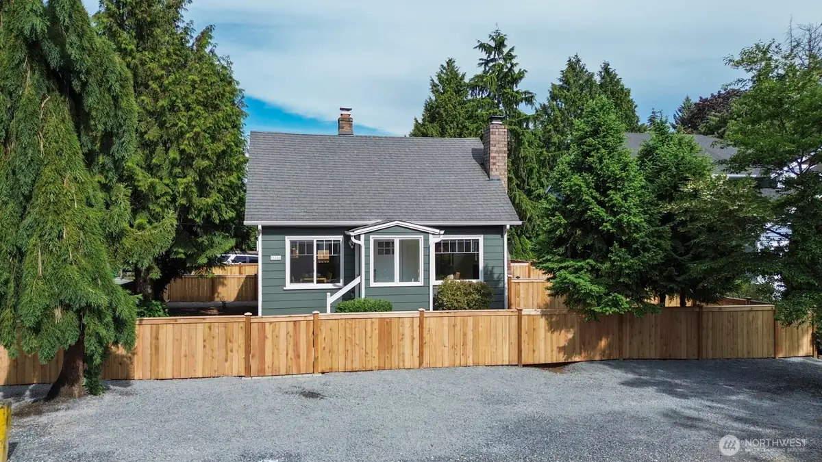 11556 17th Avenue Ne, Seattle, WA 98125 - #1