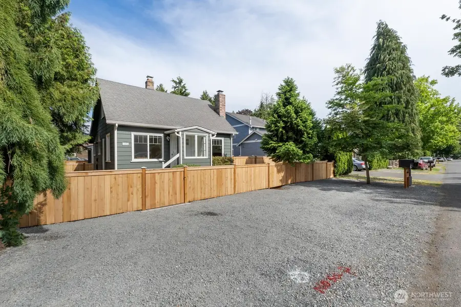 11556 17th Avenue Ne, Seattle, WA 98125 - #2
