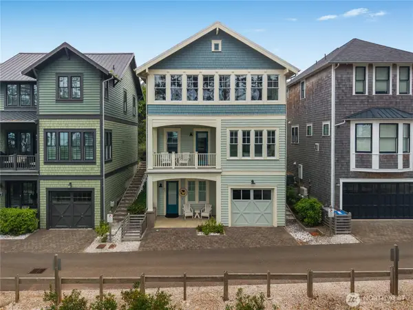61 Seaside Lane, Pacific Beach, WA 98571