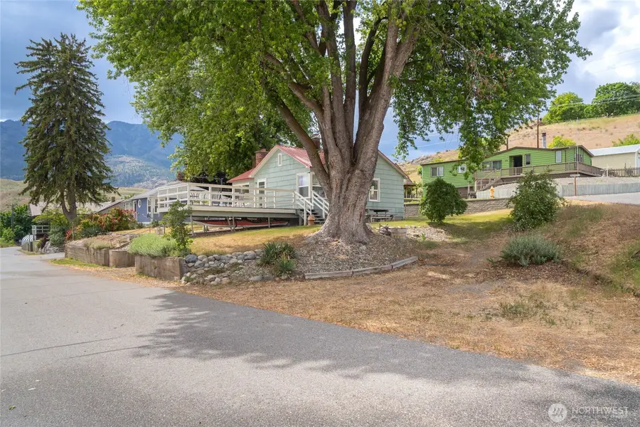 462 Beach Street, Pateros, WA 98846 - #2