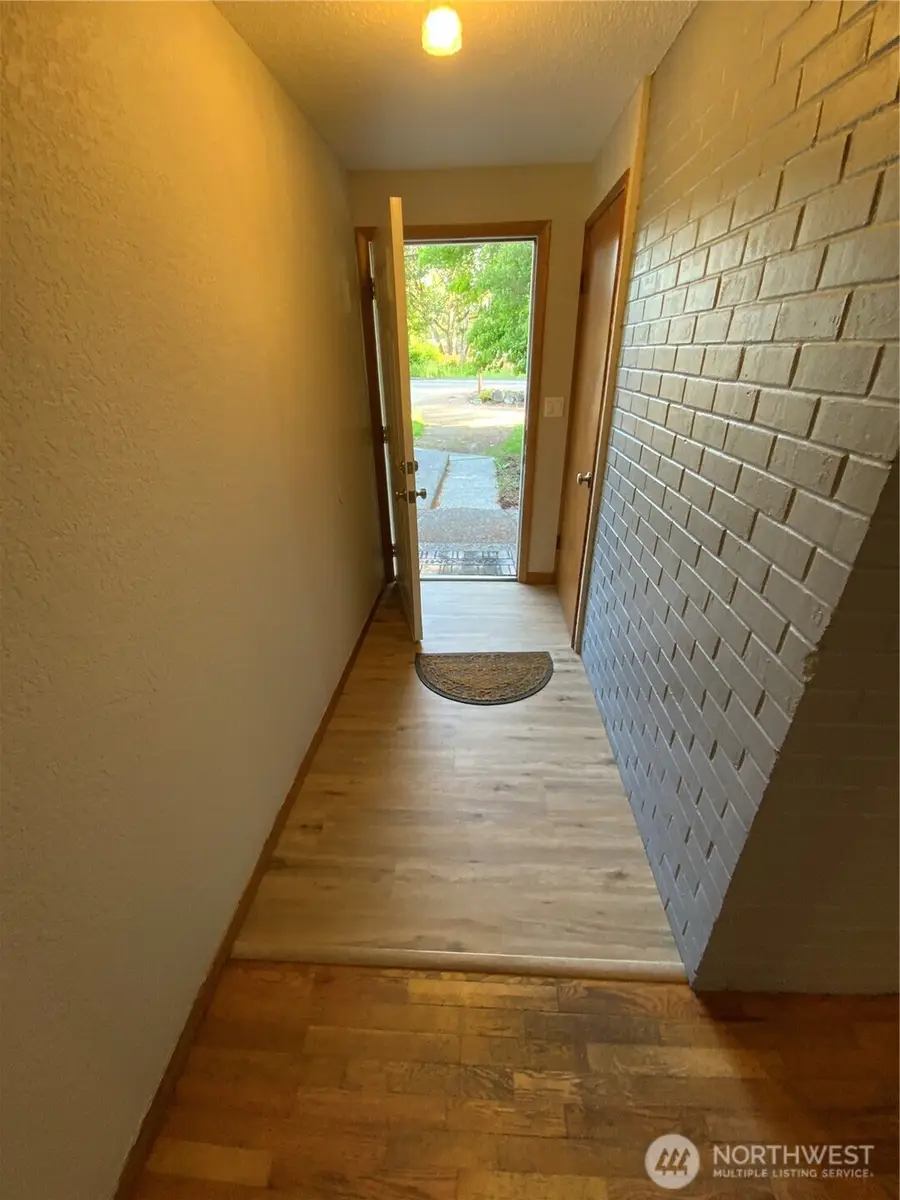 621 Brookdale Road E, Tacoma, WA 98445 - #3