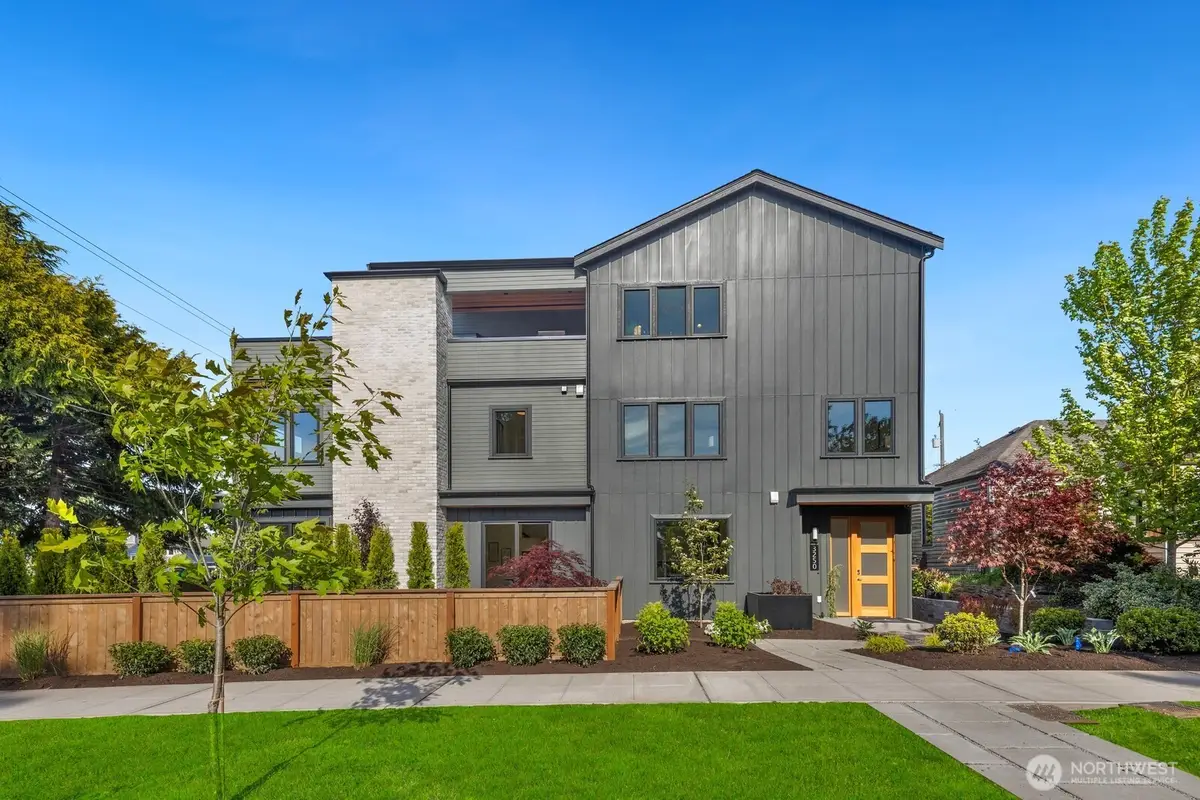 3250 29th Avenue W, Seattle, WA 98199 - #1