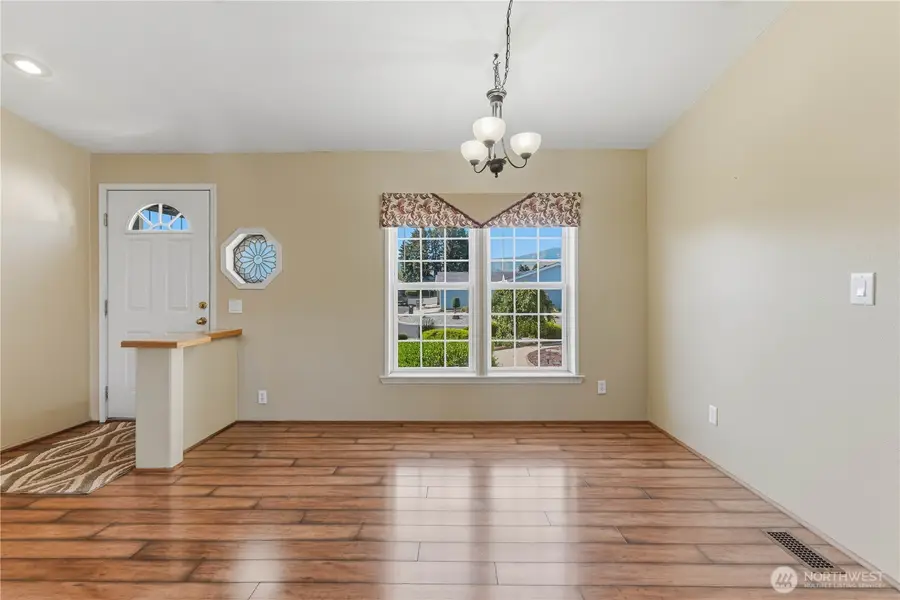 1808 Heritage Drive, Wenatchee, WA 98801 - #2