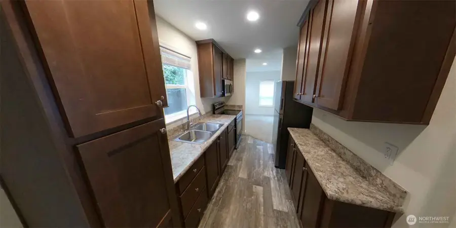 826 Chester Avenue, Bremerton, WA 98337 - #3