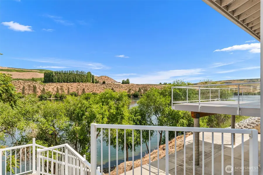 1307 Jefferson Avenue, Bridgeport, WA 98813 - #2