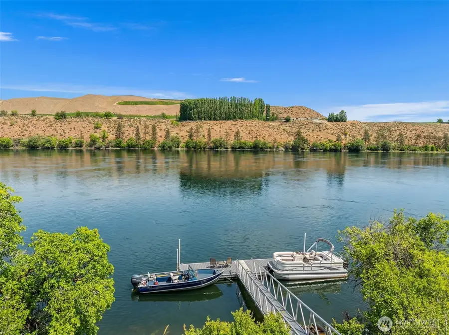 1307 Jefferson Avenue, Bridgeport, WA 98813 - #3