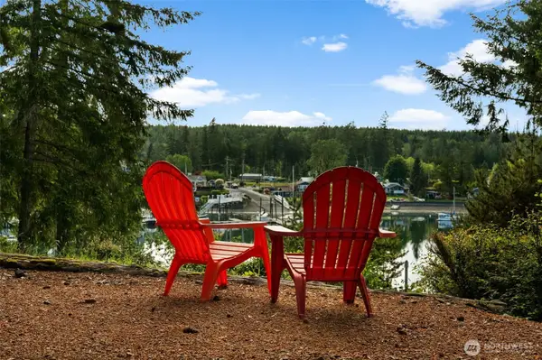 821 E Treasure Island Drive #213, Allyn, WA 98524