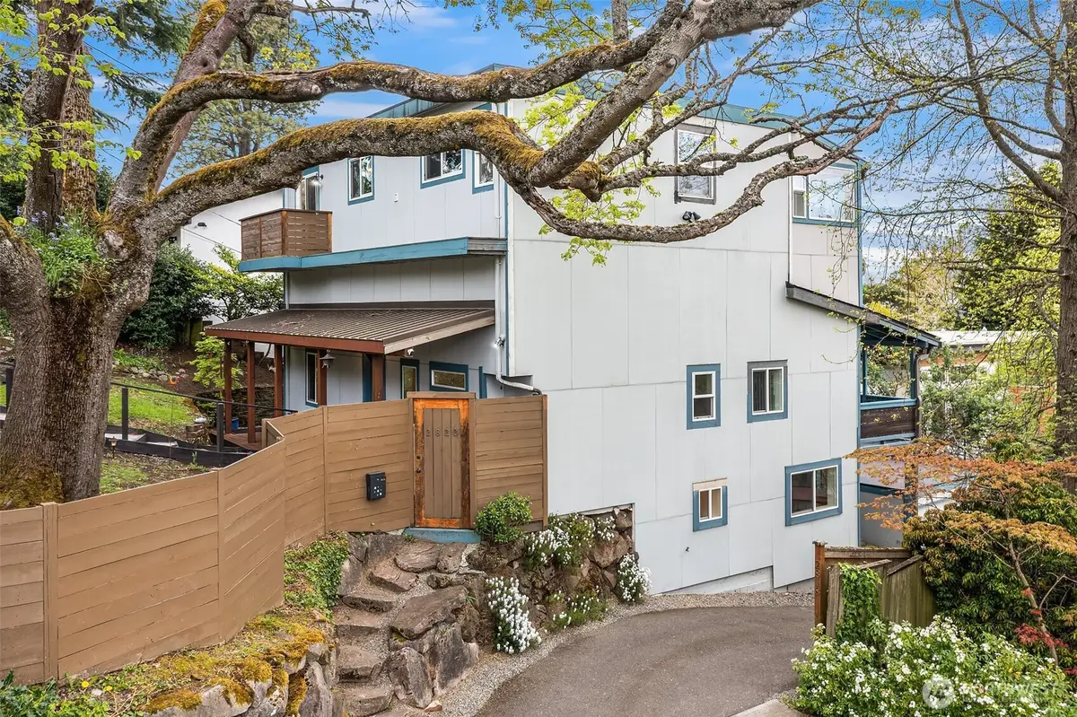 2820 27th Avenue W, Seattle, WA 98199 - #1
