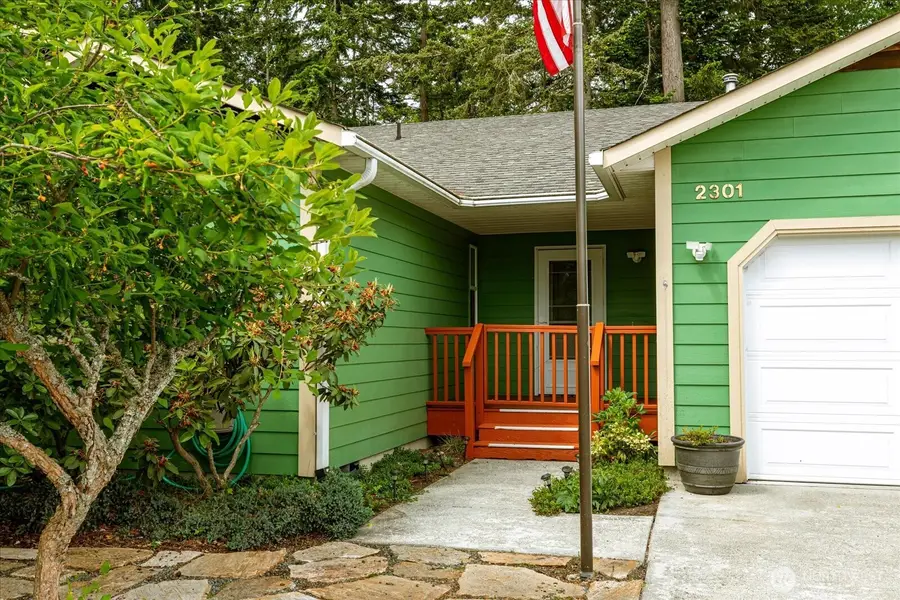 2301 SW Rosario Place, Oak Harbor, WA 98277 - #2