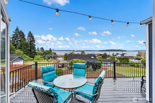 8016 E Daniels Loop, Port Orchard, WA 98366