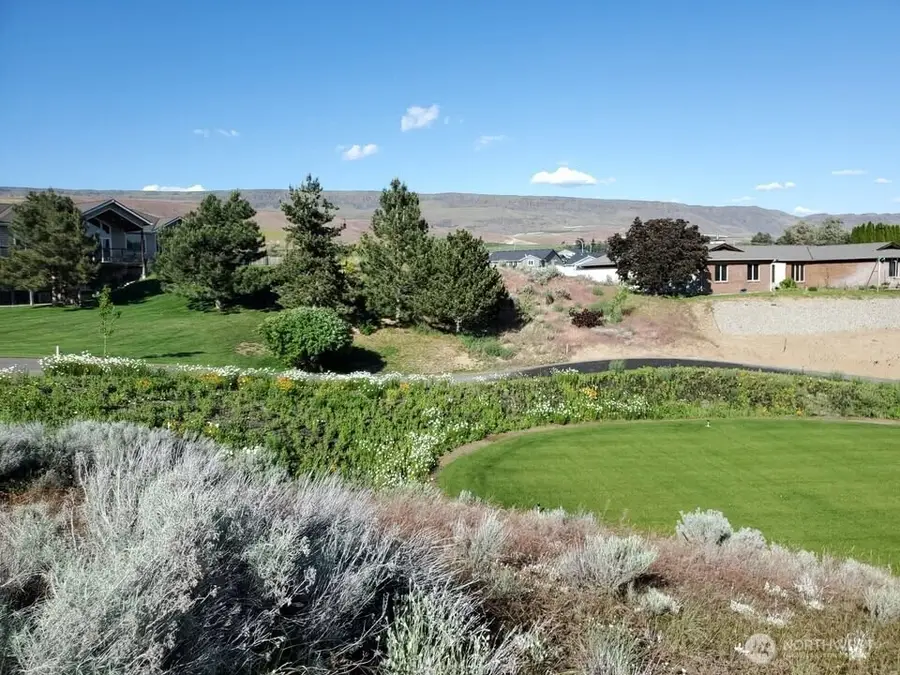 844 N Manchester Place, East Wenatchee, WA 98802 - #3
