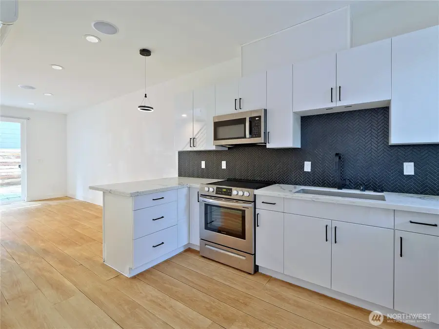 14023 Greenwood Avenue N #C, Seattle, WA 98133 - #3