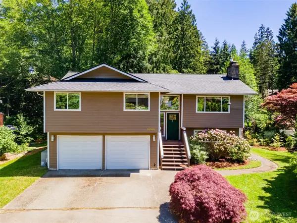 20042 12th Avenue Ne, Shoreline, WA 98155