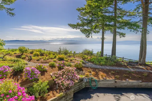 6867 Holeman Avenue, Blaine, WA 98230