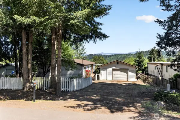 13413 Cedar Cir E, Bonney Lake, WA 98391