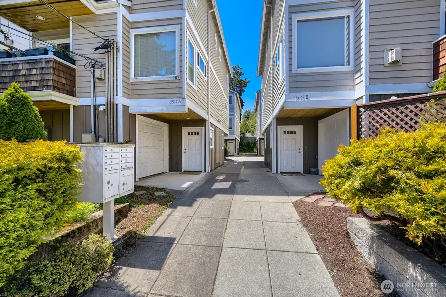 9519 8th Avenue Nw #B, Seattle, WA 98117 - #2