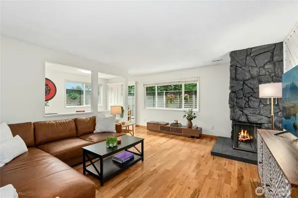 9523 NE 180th Street #A102, Bothell, WA 98011