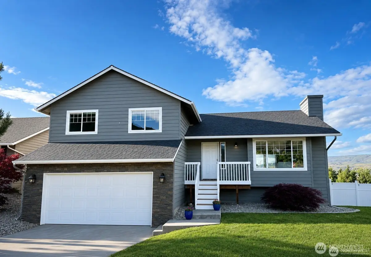 576 Saddle Rock Loop, Wenatchee, WA 98801 - #1