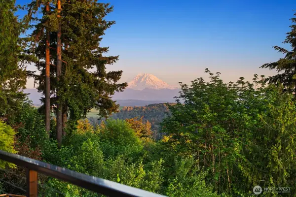 12065 206th Place Se, Issaquah, WA 98027