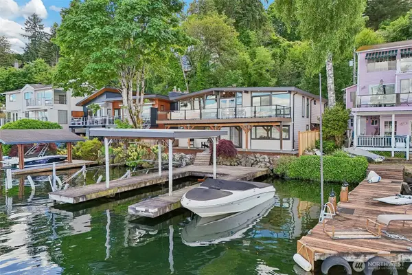 12582 Riviera Place Ne, Seattle, WA 98125
