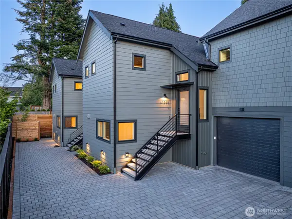 8128 12th Avenue Sw #B, Seattle, WA 98106
