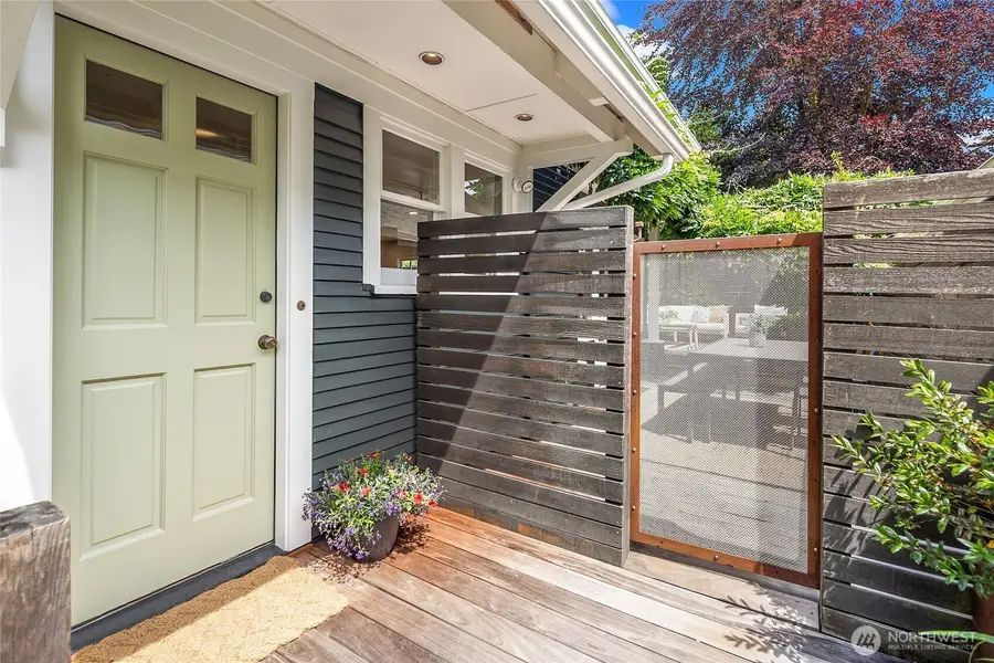 6054 29th Avenue Ne, Seattle, WA 98115 - #2