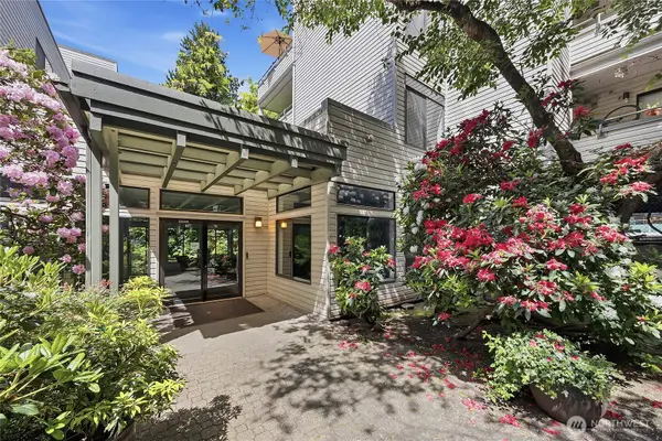 211 Summit Avenue E #405, Seattle, WA 98102