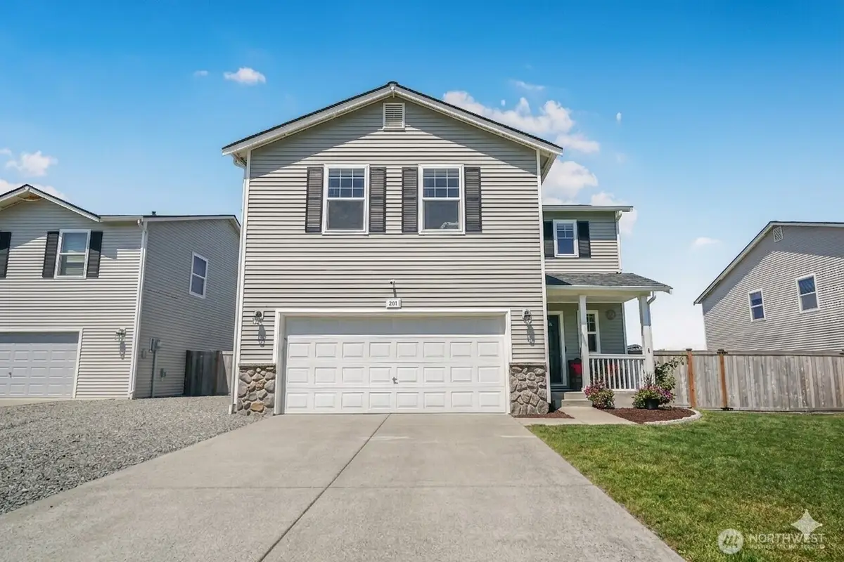 205 Roberts St Ne, Orting, WA 98360 - #1