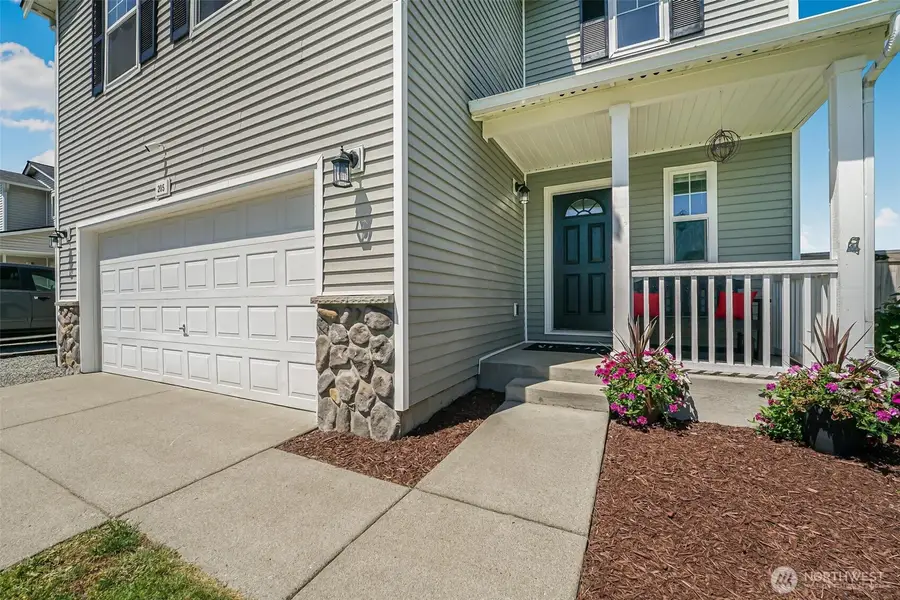 205 Roberts St Ne, Orting, WA 98360 - #2