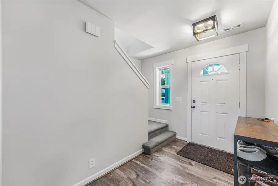 205 Roberts St Ne, Orting, WA 98360 - #3