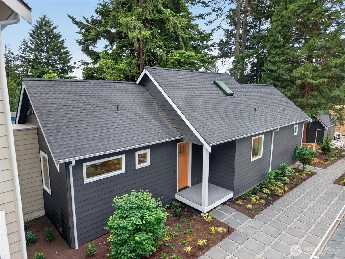 11737 40th Avenue Ne #B, Seattle, WA 98125 - #1
