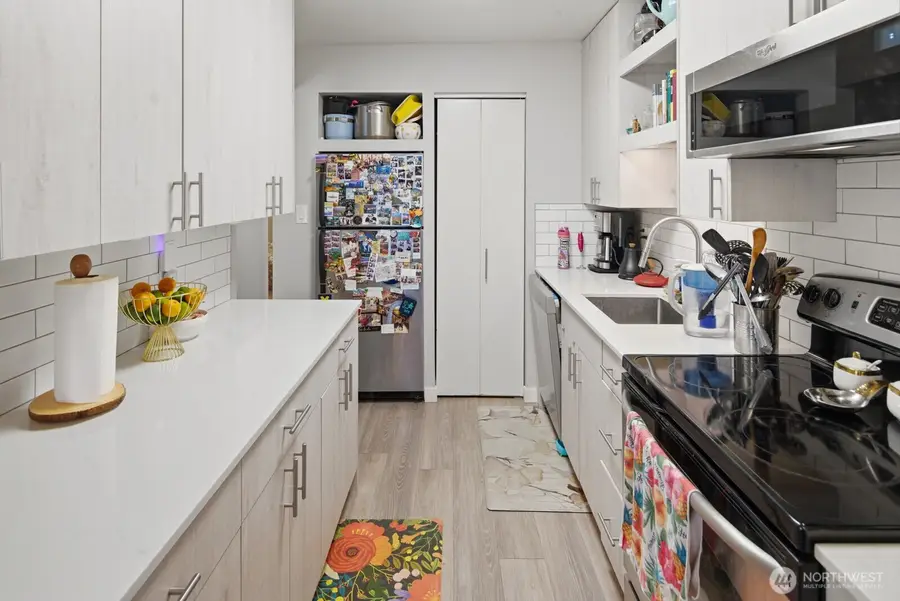 2362 Franklin Avenue E, Seattle, WA 98102 - #3