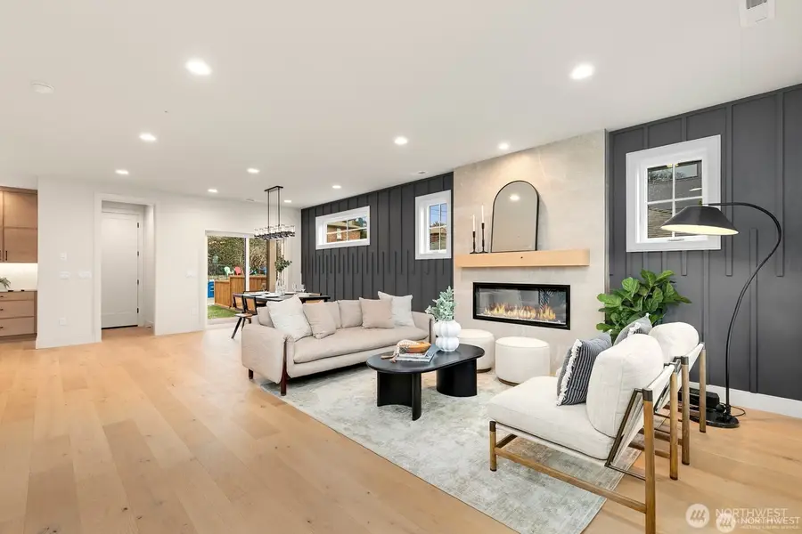 3032 NE Blakeley Street, Seattle, WA 98105 - #3