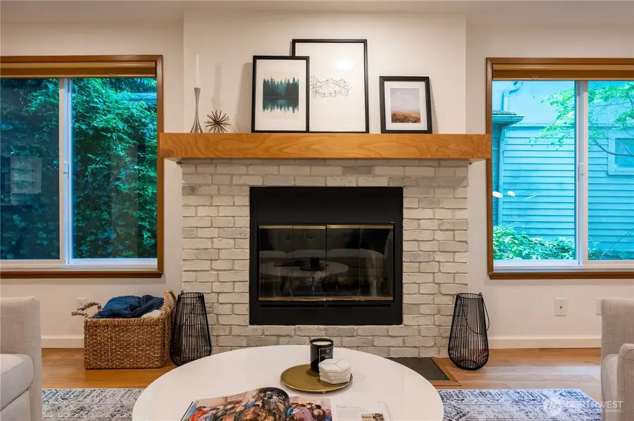 1028 Lakeview Boulevard E #8, Seattle, WA 98102 - #3