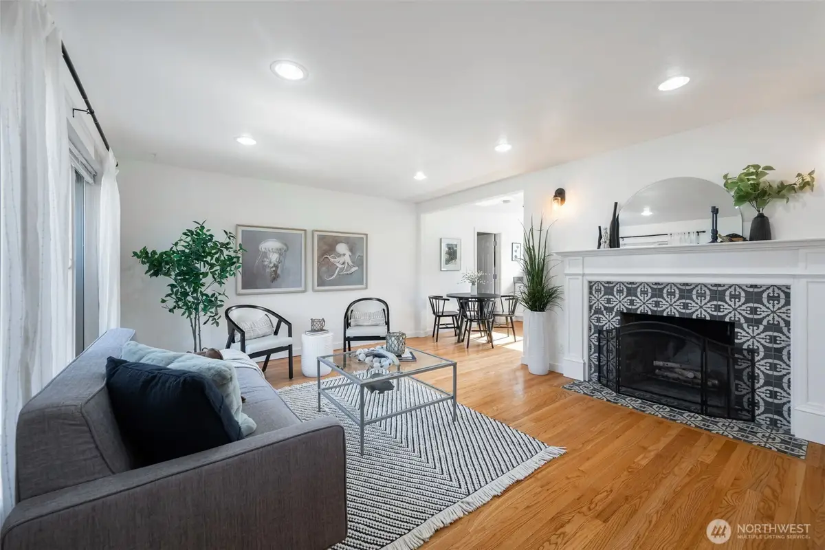 10617 39th Avenue Sw, Seattle, WA 98146 - #1