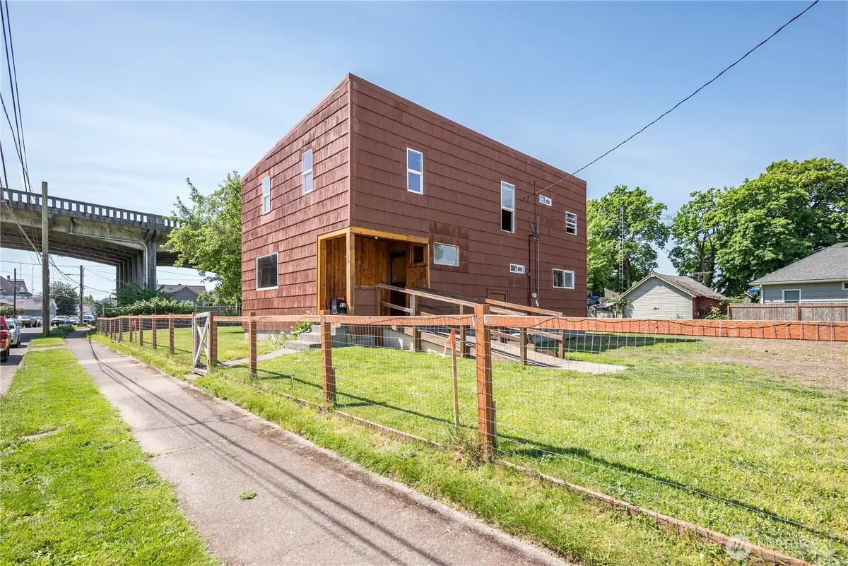309 Nw 2nd Avenue, Kelso, WA 98626 - #1