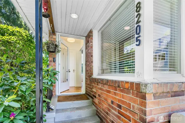 8205 19th Avenue Ne, Seattle, WA 98115