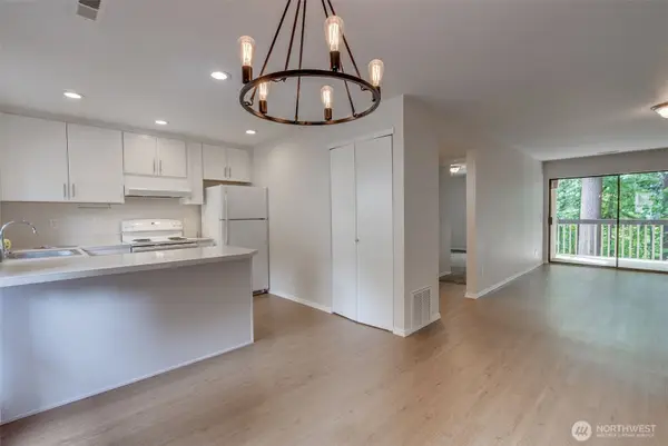 10819 NE 37th Place #224, Bellevue, WA 98004