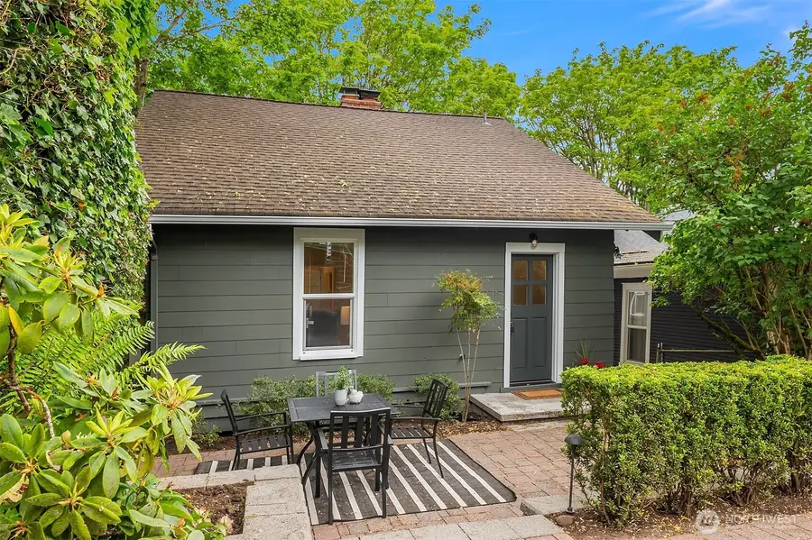 664 32nd Avenue E, Seattle, WA 98112 - #2