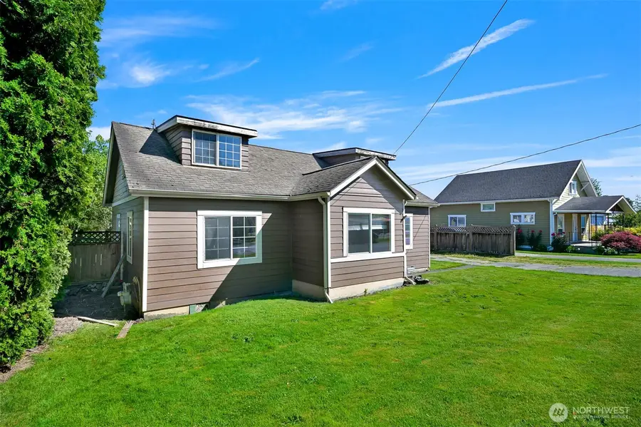 406 W Main Street, Everson, WA 98247 - #3